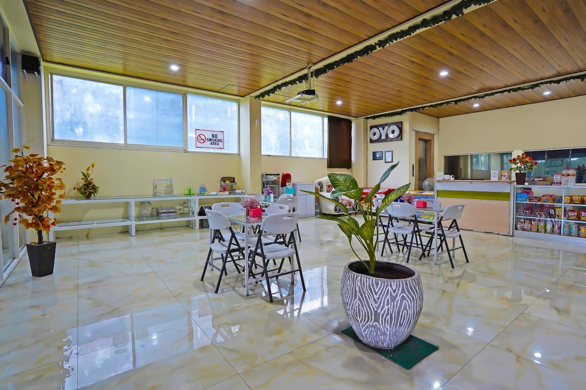 Oyo Life 511 Grace Residence Surabaya Exterior foto