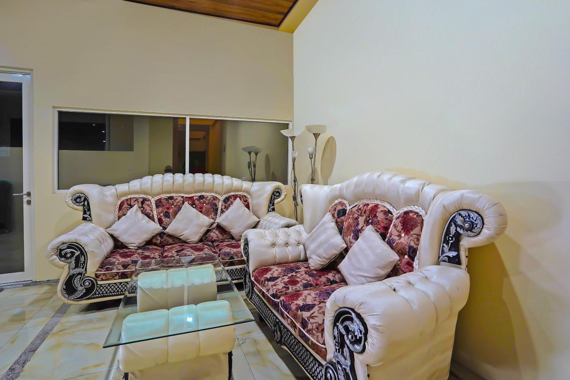 Oyo Life 511 Grace Residence Surabaya Exterior foto
